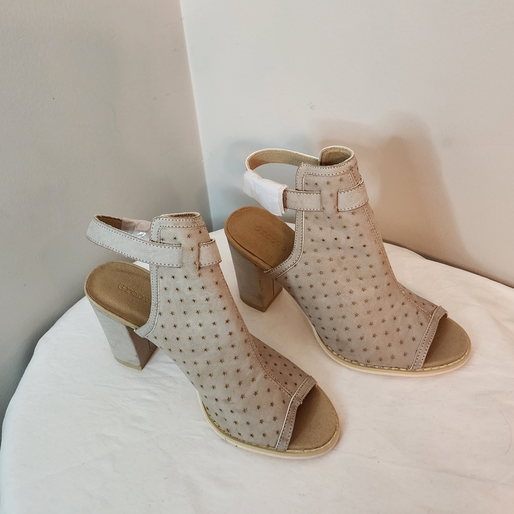 Groove Tan Heeled Peep-Toe Booties